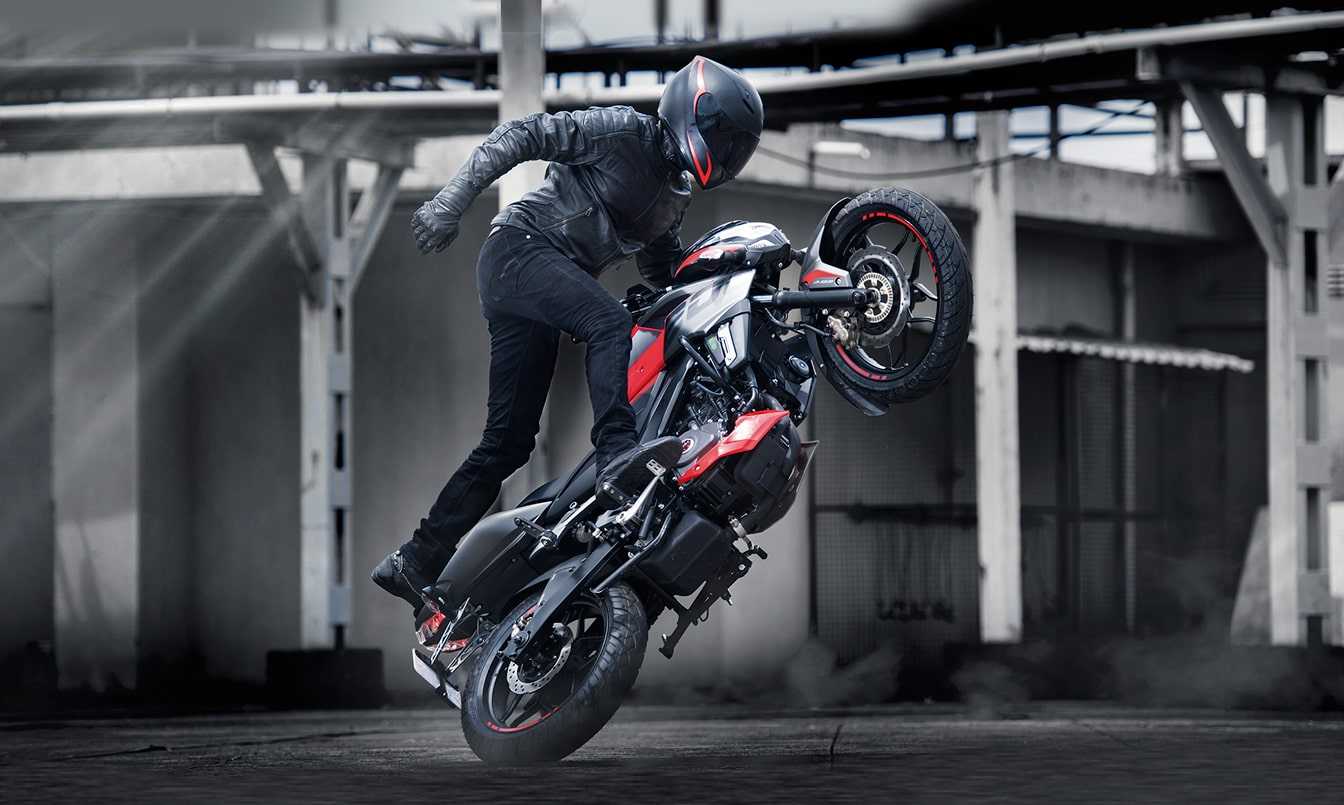 Pulsar NS 200 FI